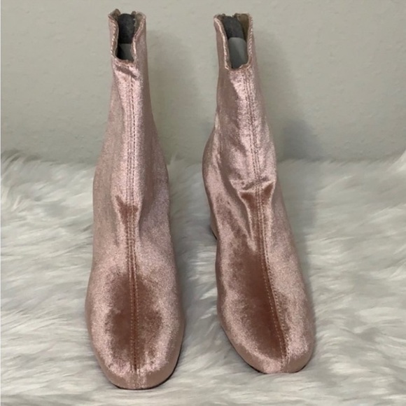 Free People Velvet Cecile Bootie Size 37 Rose Boots Pink Block Heel Velour New - Picture 2 of 10